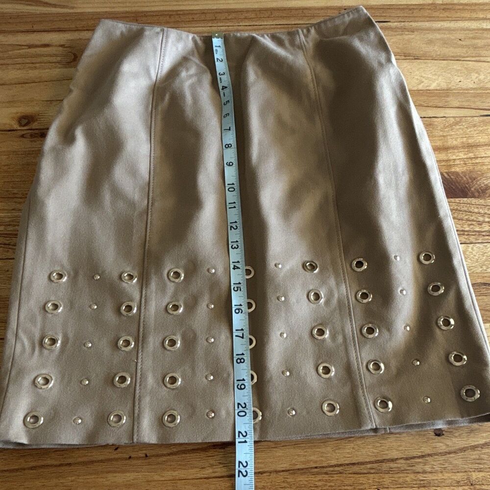 White House Black Market Beige Grommet Pencil Knee Skirt Lined Twill Size 4 - Picture 7 of 8